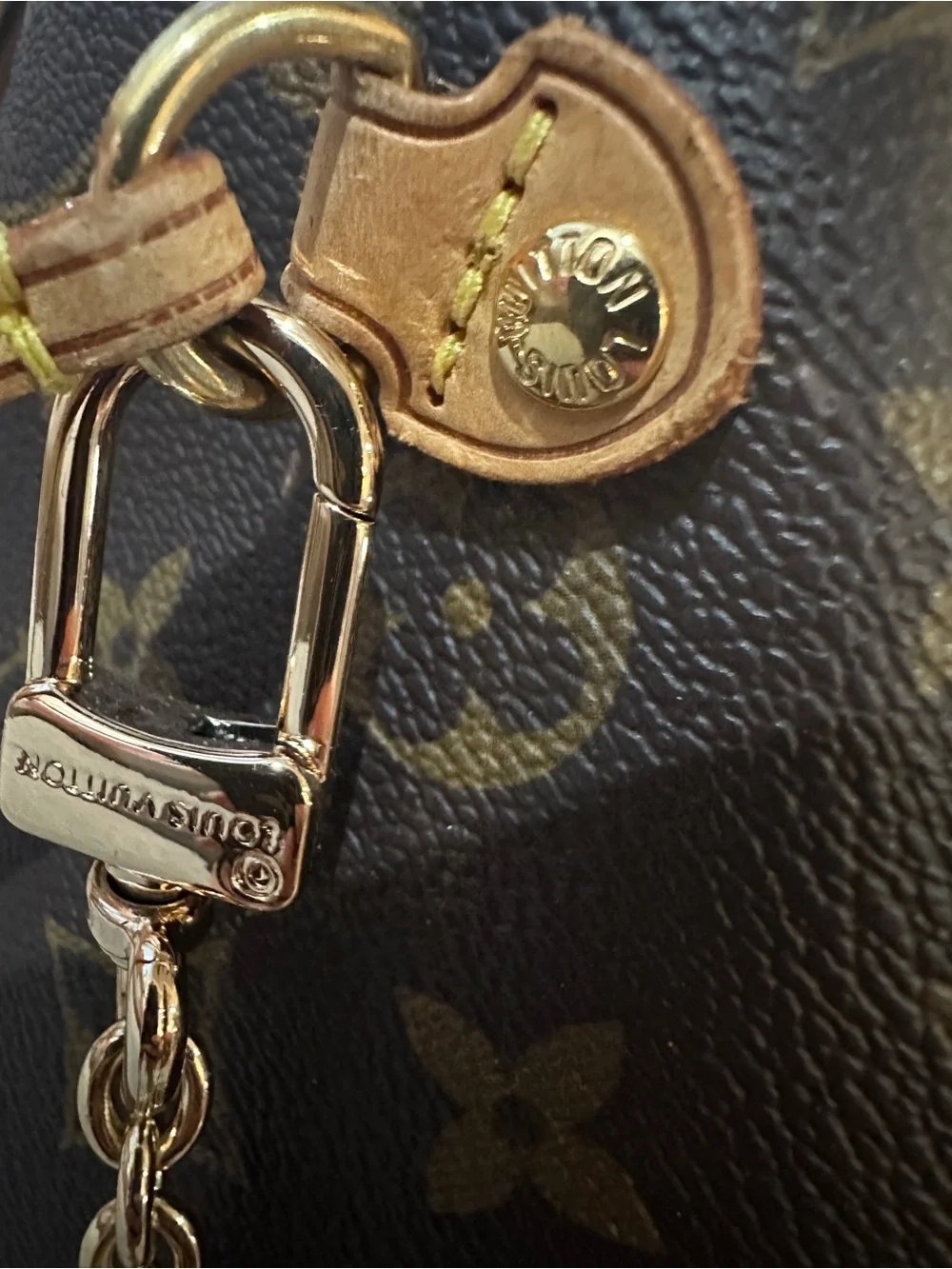 Authentic Louis Vuitton Neverfull Monogram Canvas Tote with Vachetta Trim - Picture 3 of 16